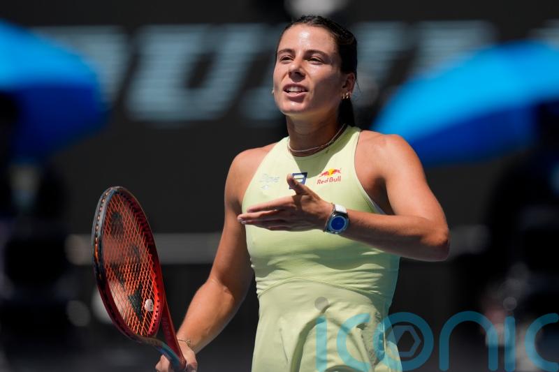 Emma Navarro calls for rule change after Australian Open loss to Iga Swiatek