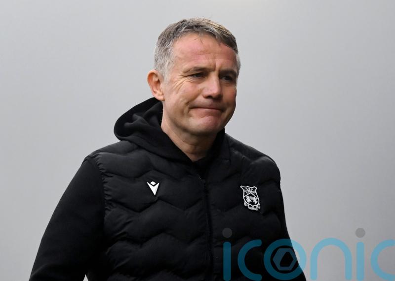 Phil Parkinson proud of Wrexham response in victory at Mansfield