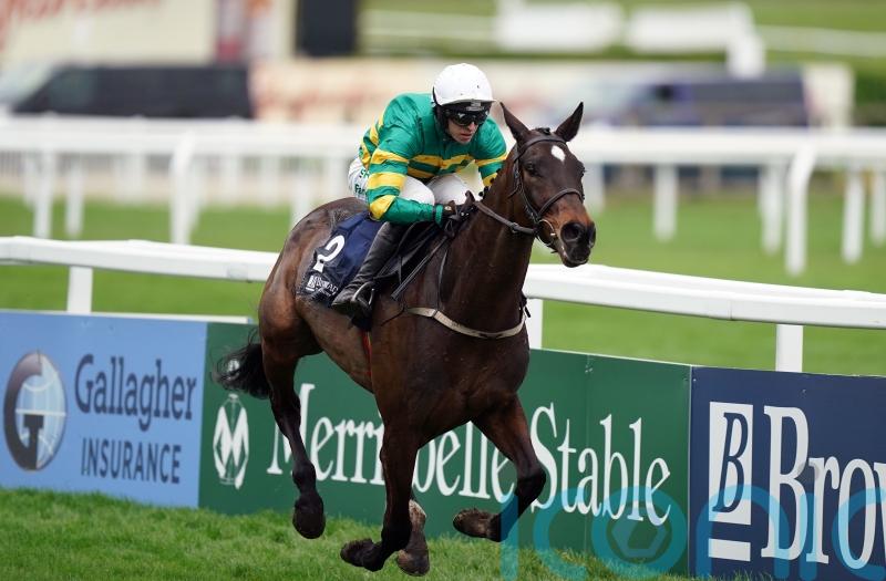 Fact To File and Il Est Francais clash in Ryanair