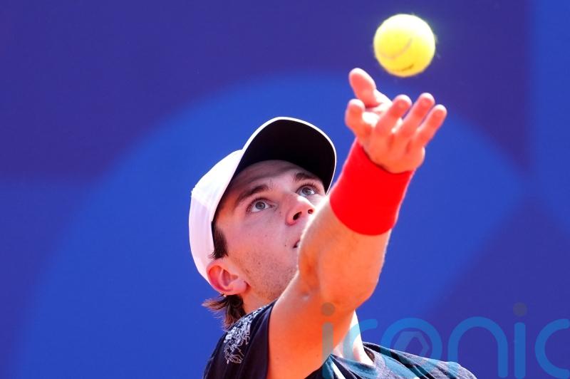 Jack Draper makes flying start on clay with convincing win over Marcos Giron