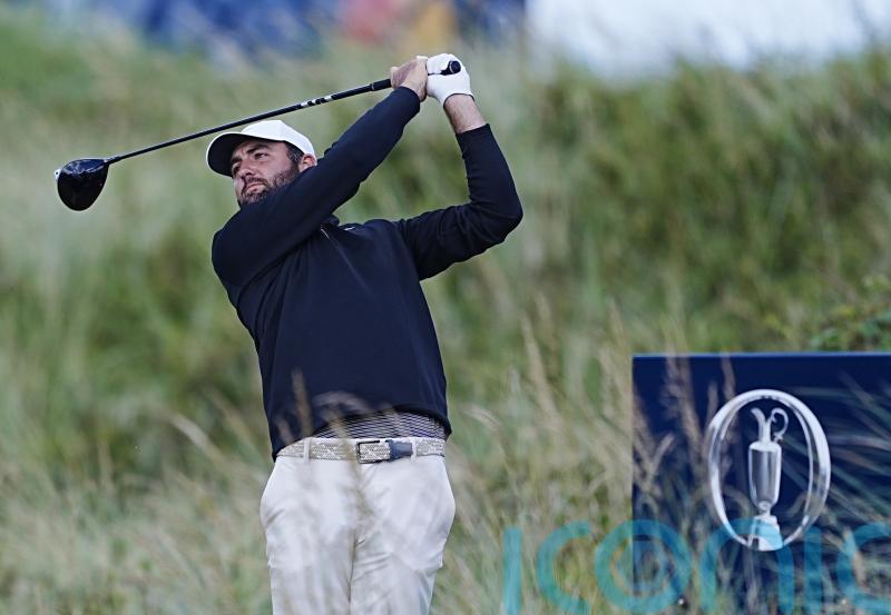 Flawless Scottie Scheffler leads at The Open but Rory McIlroy threat remains