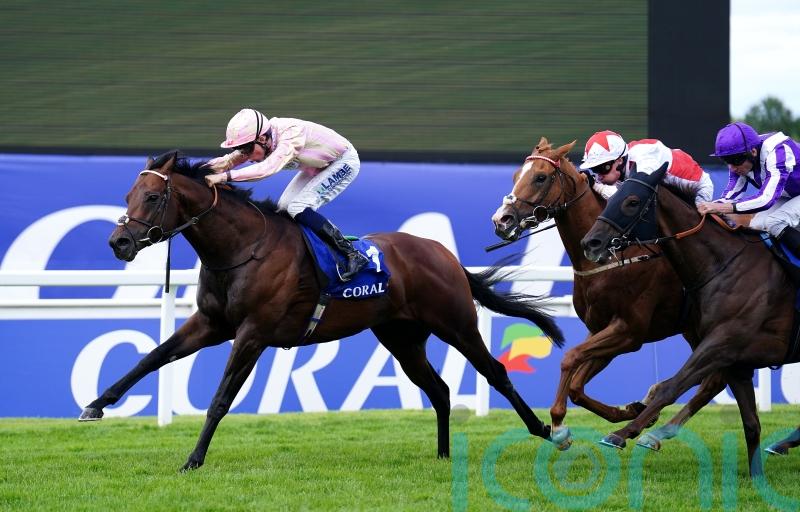 Cicero’s Gift lands Sandown Fortune for Charlie Hills