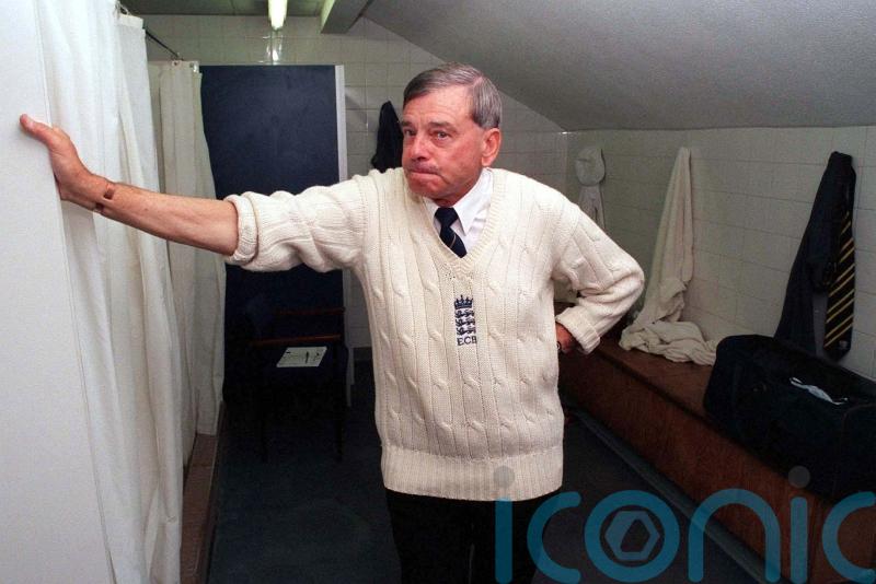 Respected all over world – Graham Gooch leads tributes to Dickie Bird