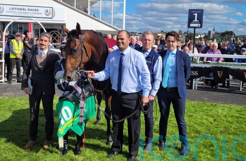 Straight Up obliges for Wootton Bassett at Listowel