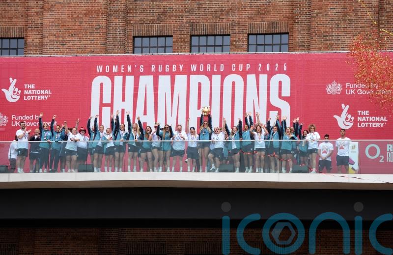 England fans brave rain for Red Roses&rsquo; World Cup victory party