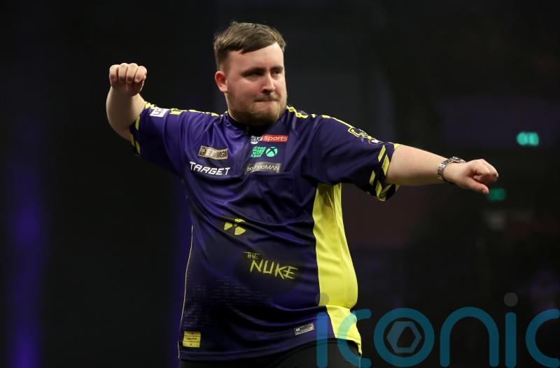 Luke Littler throws brilliant 152 checkout to keep World Grand Prix hopes alive