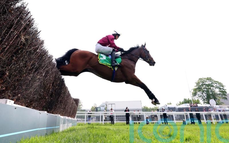 Cunha eyes return to Aintree for Mahons Glory