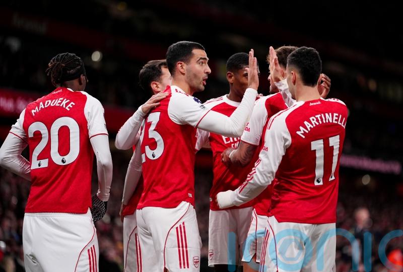 Arsenal restore five-point lead with comfortable win over Brentford
