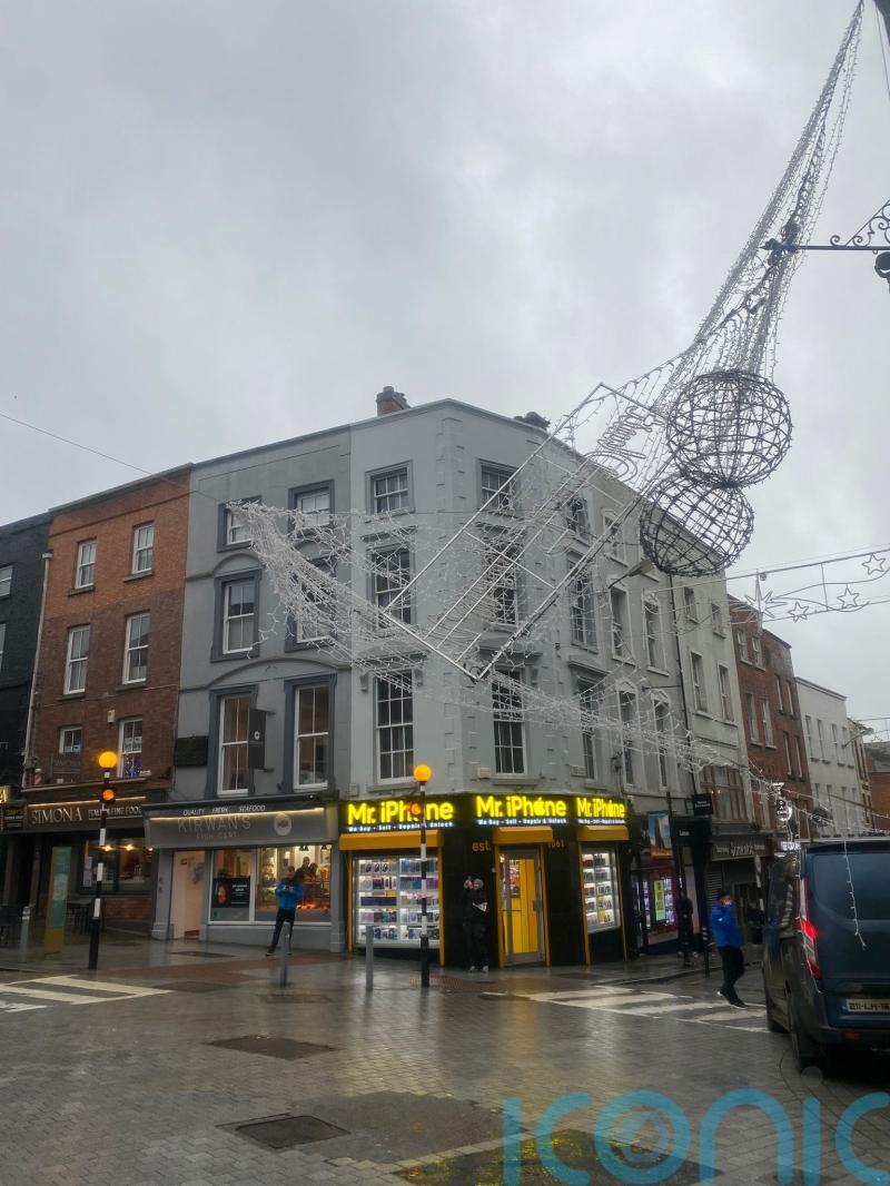 Falling masonry brings down Drogheda Christmas lights