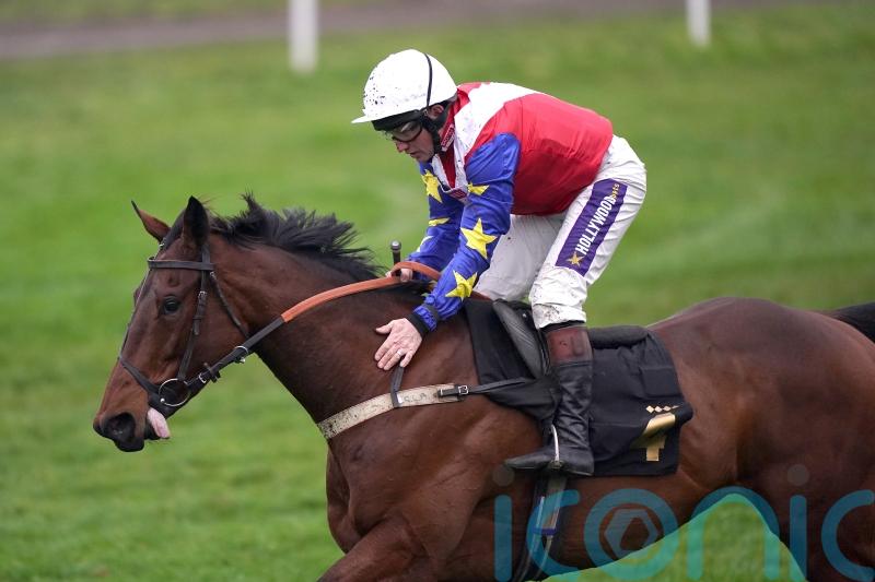 Hansard fares best of Moore trio in Lingfield monopoly