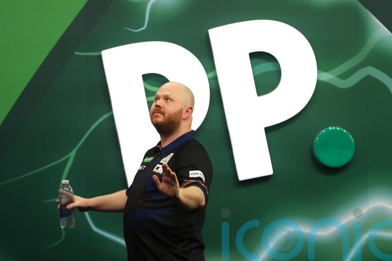 Justin Hood sets doubles record as dream debut continues with win over Josh Rock