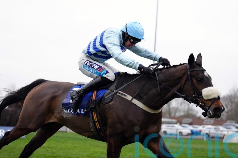 Gustavian bidding to give Honeyball another big prize