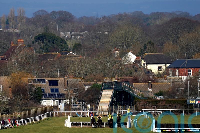 No British jump racing on Sunday as cards lost to cold snap