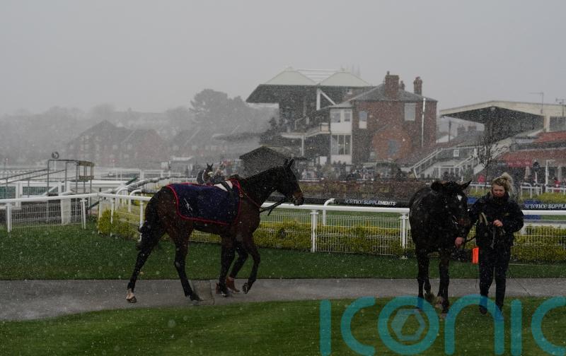 Warwick could beat the weather to give racing a welcome weekend boost