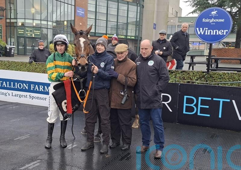 Oldschool Outlaw calls the tune at Fairyhouse