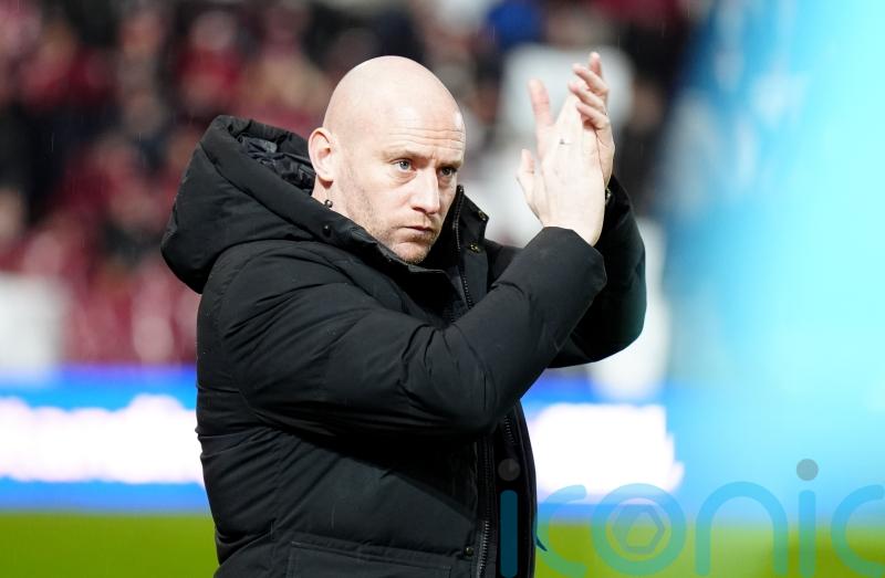 Hibernian hit back from derby disappointment by easing past St Mirren