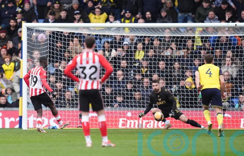 Habib Diarra&rsquo;s controversial penalty earns Sunderland FA Cup win at Oxford