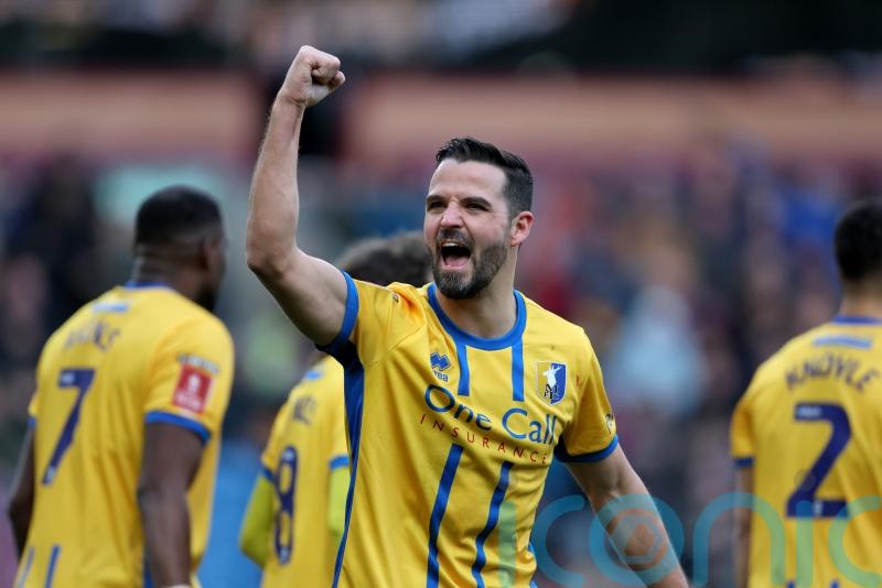 Mansfield fight back to earn point against Barnsley