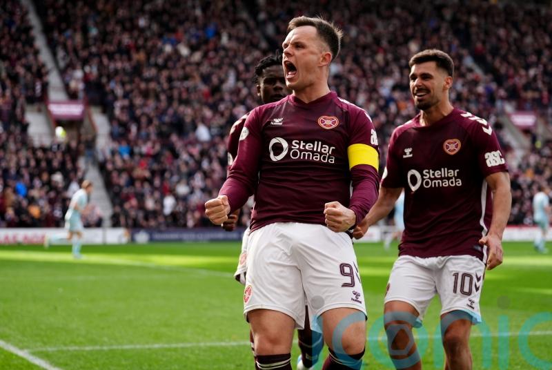 Hearts stay top of Premiership thanks to victory over Motherwell