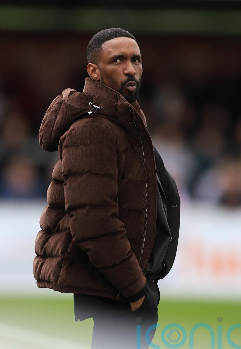 Jermain Defoe extends unbeaten run as Woking manager with win at Gateshead